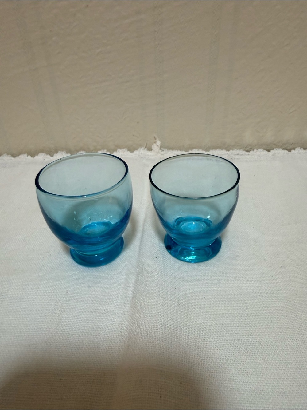 Collectible‎ Vintage Lot Cobalt Blue Blown Shot Glasses Glows Under 365 Light
